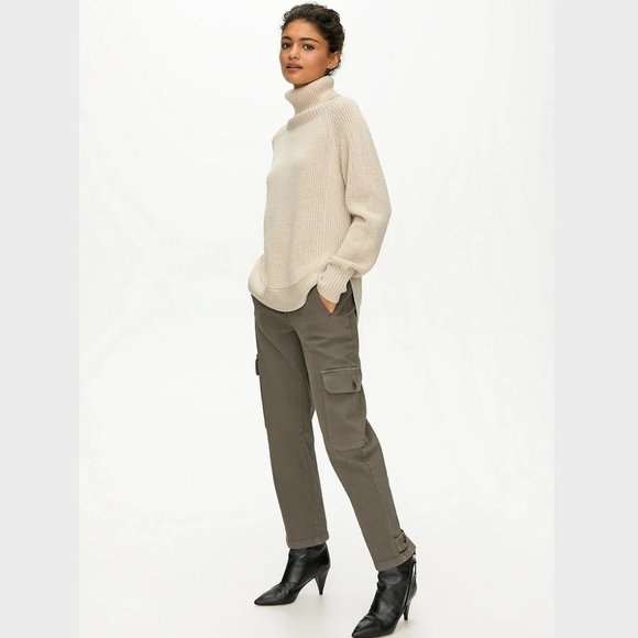 🎁 SOLD • Wilfred Free • Modern Cargo Pants 8 - Picture 3 of 16